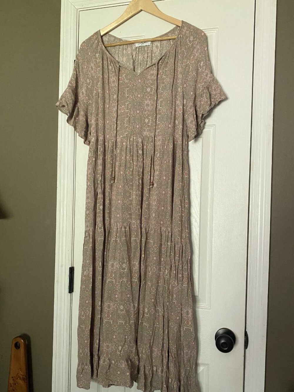 Carly Jean Los Angeles - Boho Floral Paisley Maxi Dress - Women's Size Medium